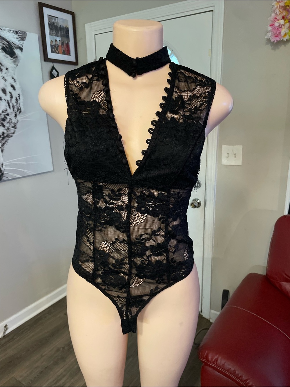 Essue Black Lace Deep-V Bodysuit with Choker Detail adult snap Small lingerie